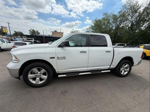 2016 RAM 1500 SLT