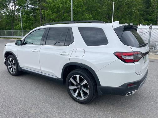 Platinum White Pearl 2023 Honda Pilot
