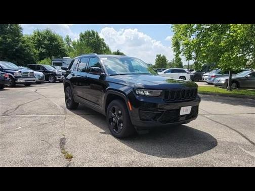2025 Jeep Grand Cherokee Altitude