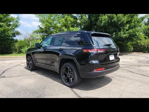2025 Jeep Grand Cherokee Altitude