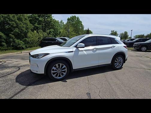 Lunar White 2022 INFINITI QX50 LUXE AWD
