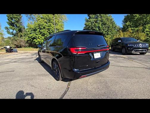 2026 Chrysler Pacifica Limited