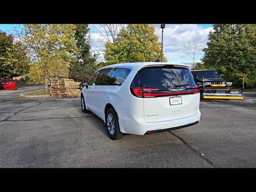 2026 Chrysler Pacifica L