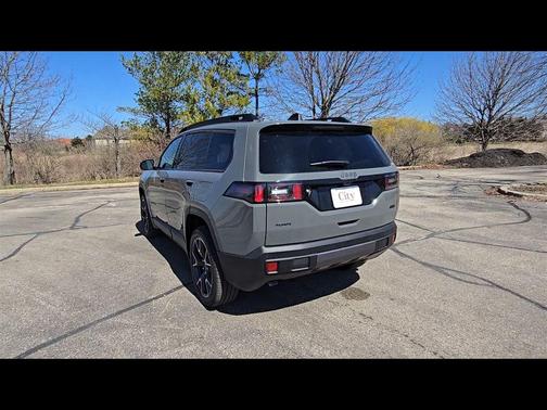 sting-gray clearcoat 2026 Jeep Cherokee Overland