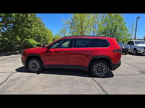Red Hot Pearlcoat 2026 Jeep Cherokee Laredo 4x4