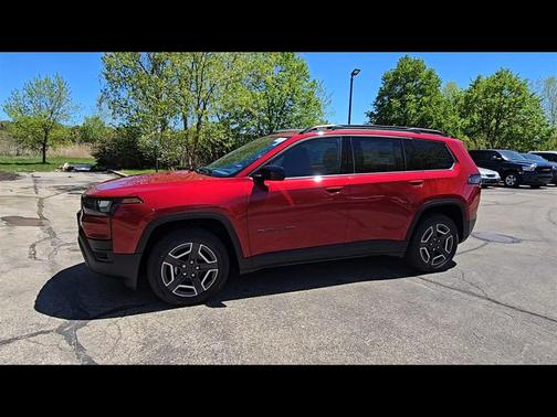 Red Hot Pearlcoat 2026 Jeep Cherokee Laredo 4x4