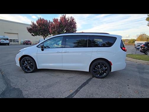 2026 Chrysler Pacifica Limited