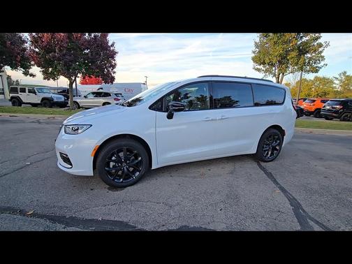 2026 Chrysler Pacifica Limited