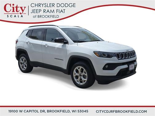 Bright White Clearcoat 2025 Jeep Compass Latitude