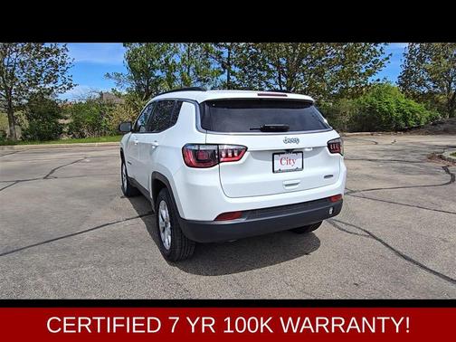 Bright White Clearcoat 2025 Jeep Compass Latitude