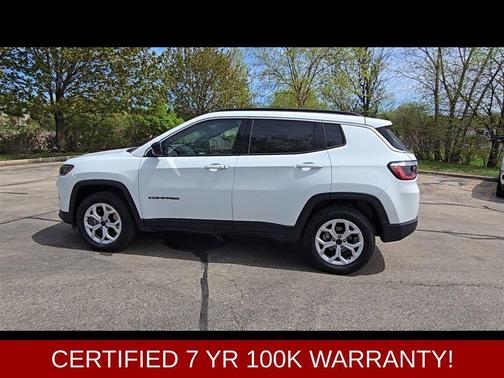 Bright White Clearcoat 2025 Jeep Compass Latitude