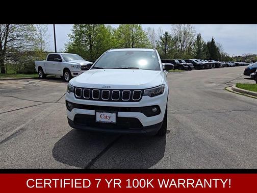 Bright White Clearcoat 2025 Jeep Compass Latitude
