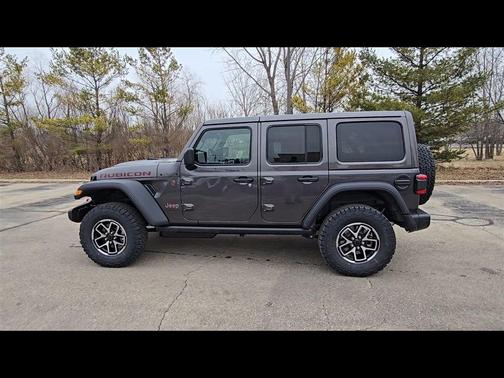 Granite Crystal Metallic Clearcoat 2026 Jeep Wrangler Rubicon
