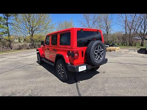 Firecracker Red Clearcoat 2026 Jeep Wrangler 4-Door Sahara 4x4