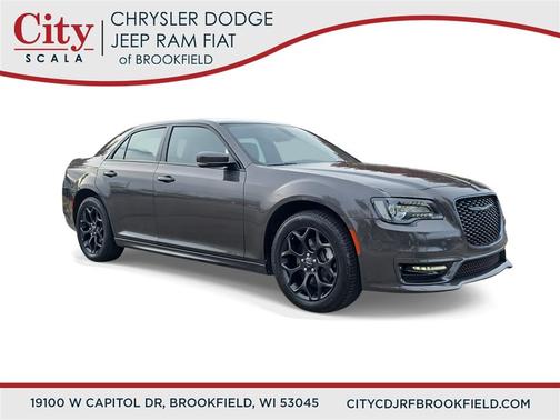 2021 Chrysler 300 Touring