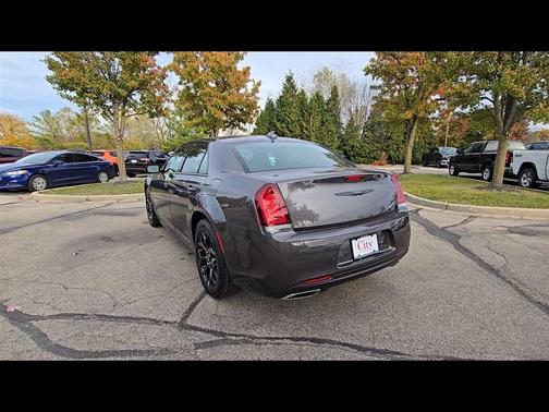 2021 Chrysler 300 Touring