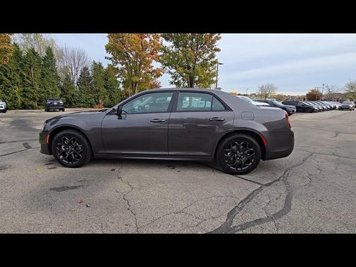 2021 Chrysler 300 Touring
