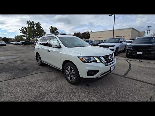 2017 Nissan Pathfinder SL