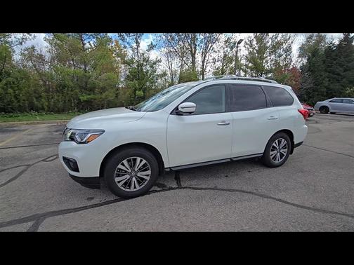 2017 Nissan Pathfinder SL
