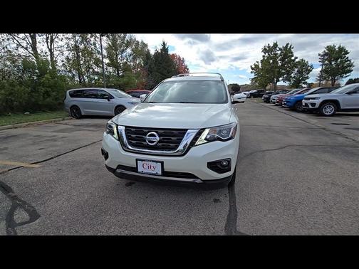 2017 Nissan Pathfinder SL