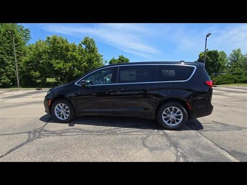 2025 Chrysler Pacifica L