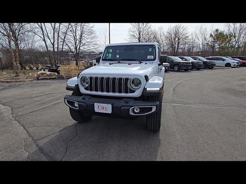 2026 Jeep Wrangler 4-Door Sahara 4x4