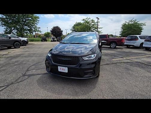 2025 Chrysler Pacifica L