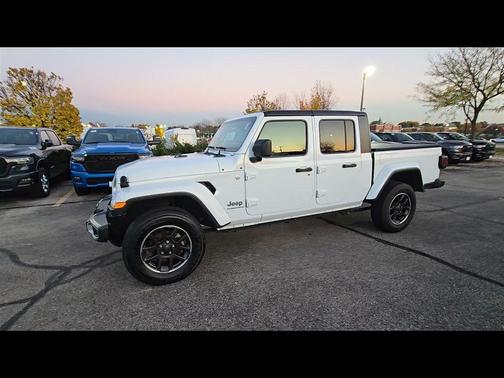 2023 Jeep Gladiator Overland