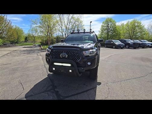 Midnight Black Metallic 2019 Toyota Tacoma TRD Sport
