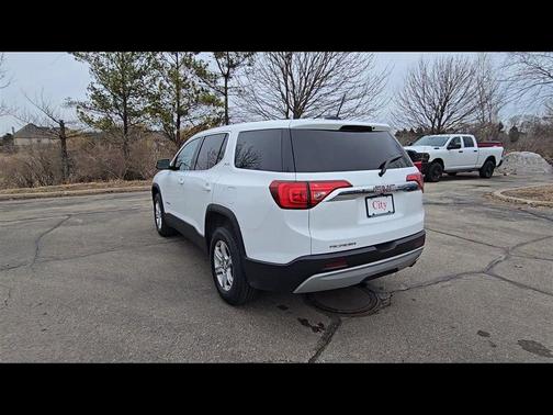 2017 GMC Acadia SLE-1