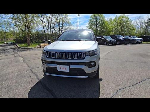 Silver Zynith Metallic Clearcoat 2026 Jeep Compass Limited