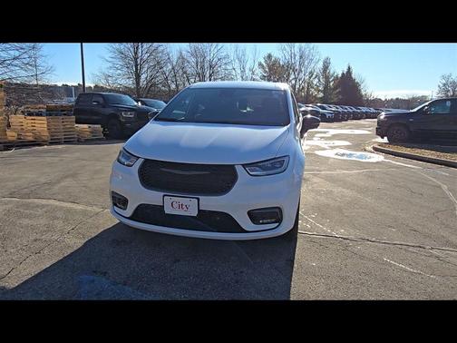 2026 Chrysler Pacifica L