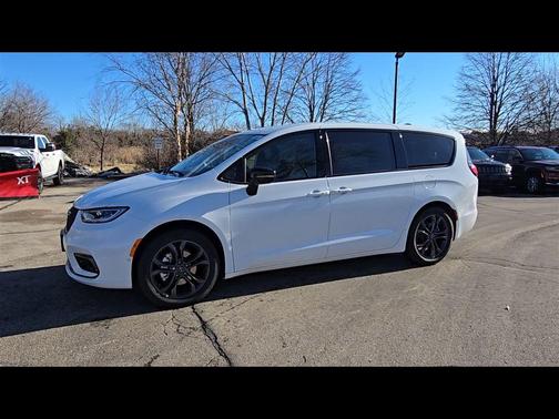 2026 Chrysler Pacifica L