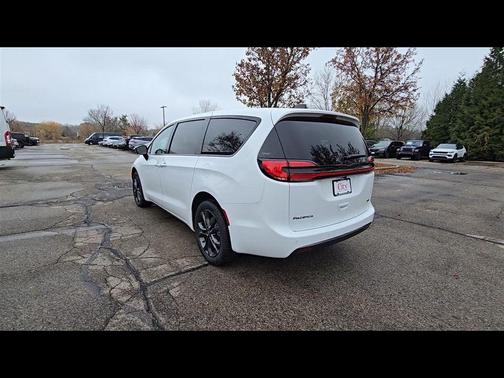 2026 Chrysler Pacifica L