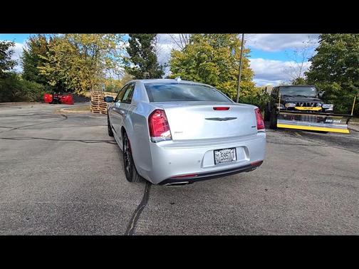 2021 Chrysler 300 Touring