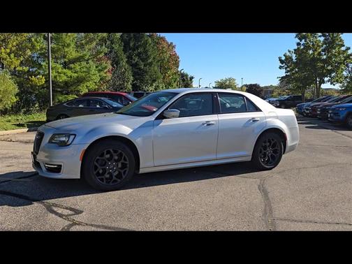 2021 Chrysler 300 Touring