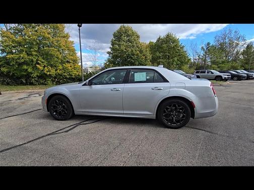 2021 Chrysler 300 Touring