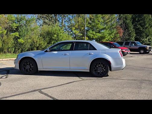 2021 Chrysler 300 Touring