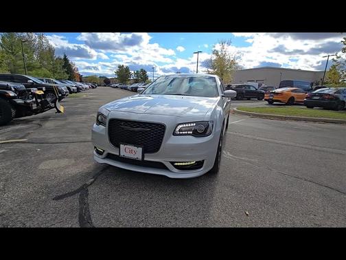 2021 Chrysler 300 Touring