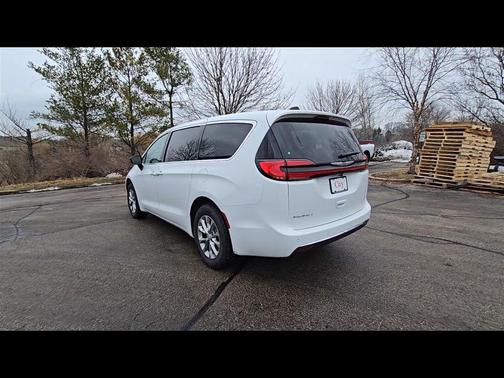 2026 Chrysler Pacifica L