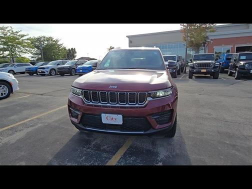 2025 Jeep Grand Cherokee Laredo