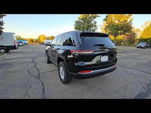 2025 Jeep Grand Cherokee Laredo