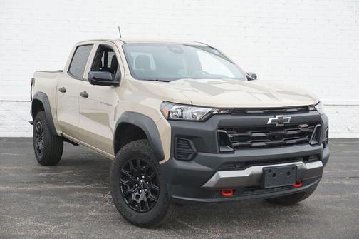 Sand Dune Metallic 2024 Chevrolet Colorado Trail Boss