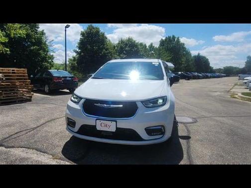 2025 Chrysler Pacifica L