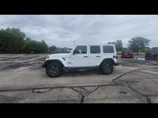 2025 Jeep Wrangler 4-Door Sahara 4x4