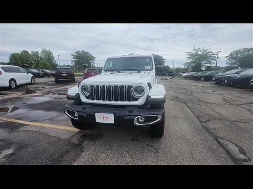 2025 Jeep Wrangler 4-Door Sahara 4x4