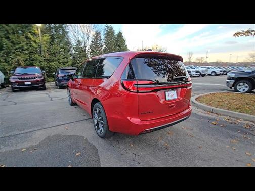 2026 Chrysler Pacifica L