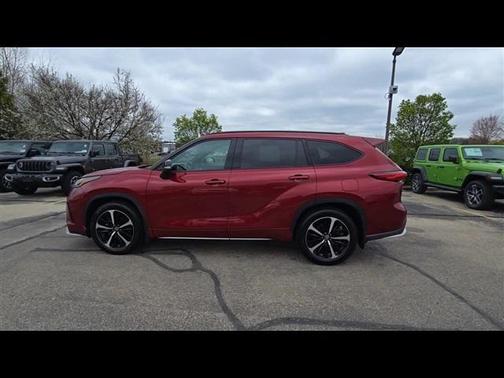 2022 Toyota Highlander XSE