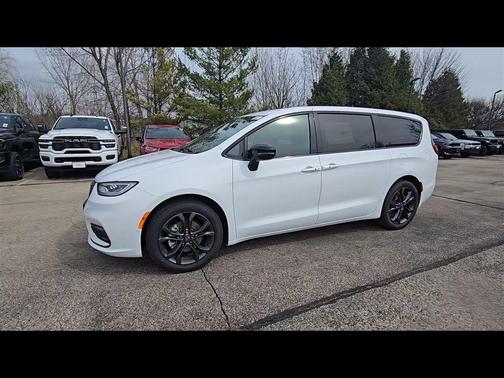 2026 Chrysler Pacifica L