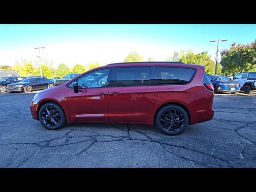 2026 Chrysler Pacifica Limited